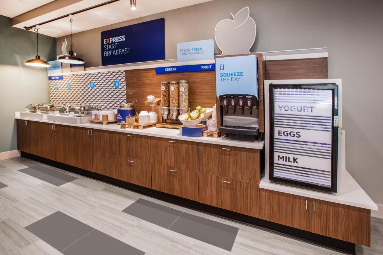 Holiday Inn Express Washington Dc Downtown By Ihg Exterior photo