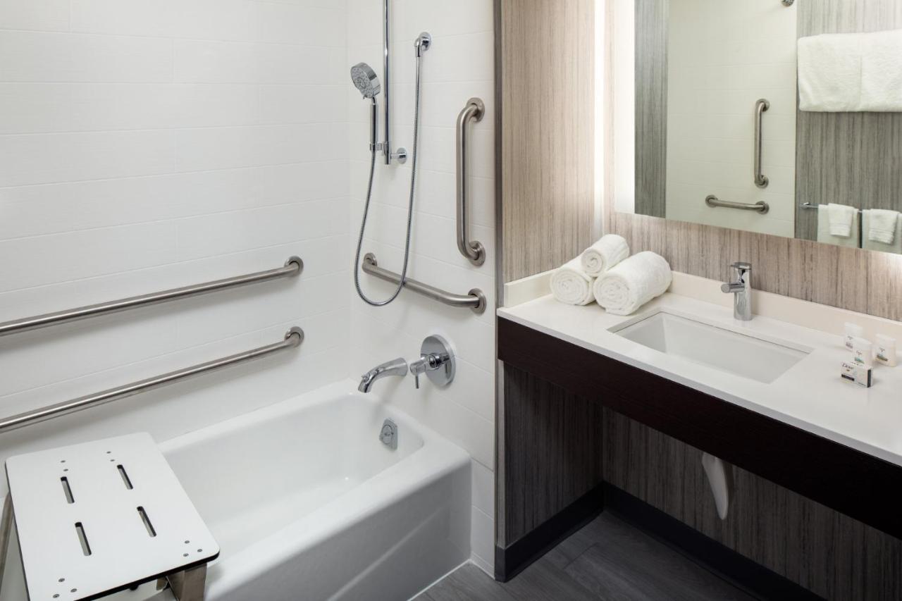Holiday Inn Express Washington Dc Downtown By Ihg Exterior photo